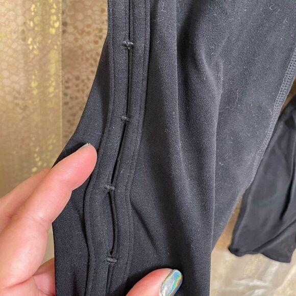 Athleta Black High Rise Peekaboo Mesh 7/8 Leggings, Small - Picture 4 of 10